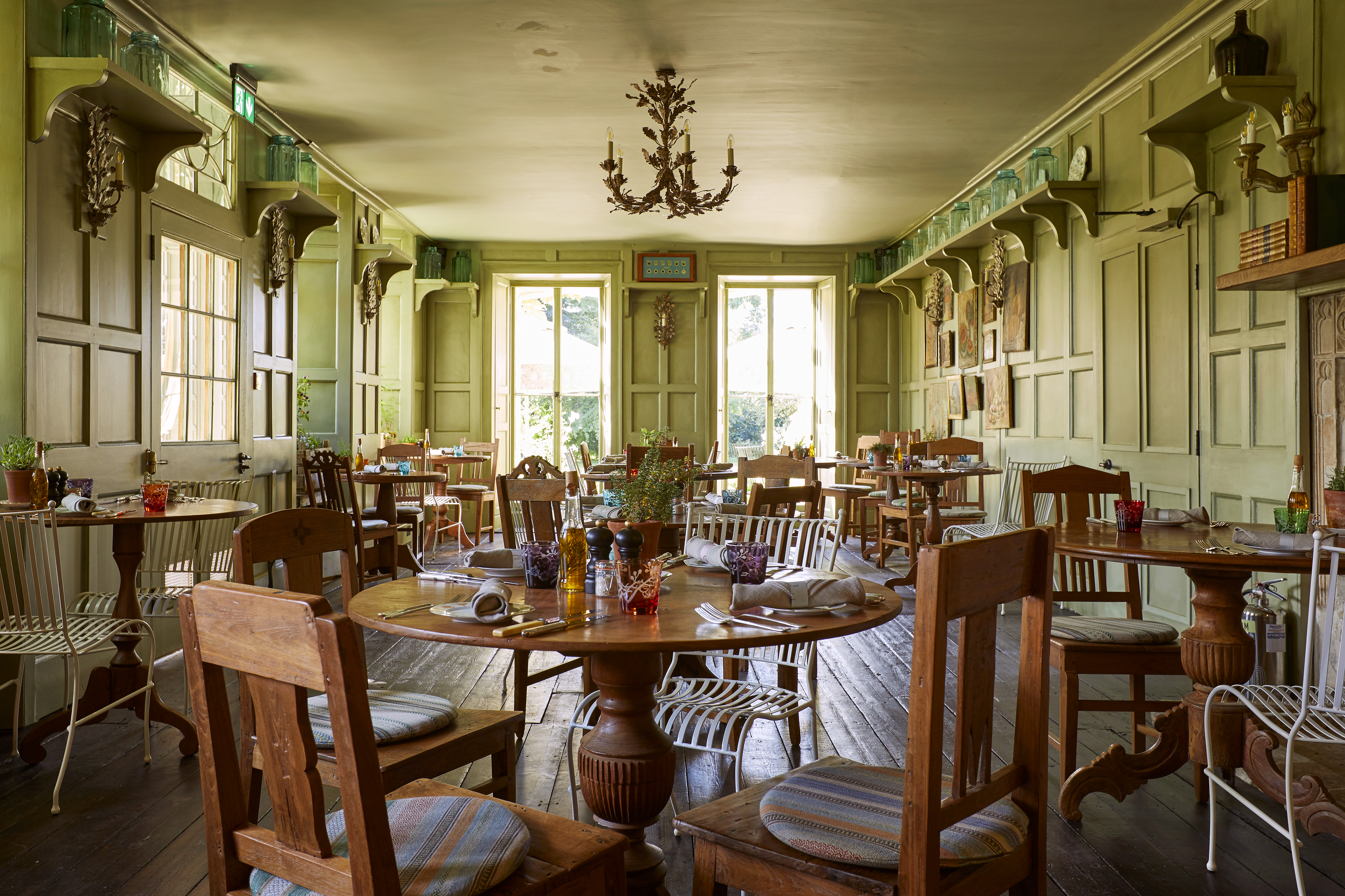 The restaurant at the Pig in the Cotswolds hotel